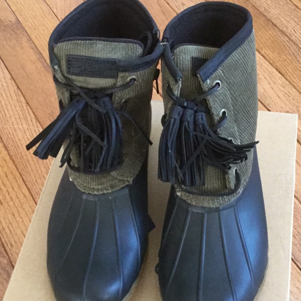 Sperry Women's Saltwater Tassel Corduroy Booties - Picture 2 of 13